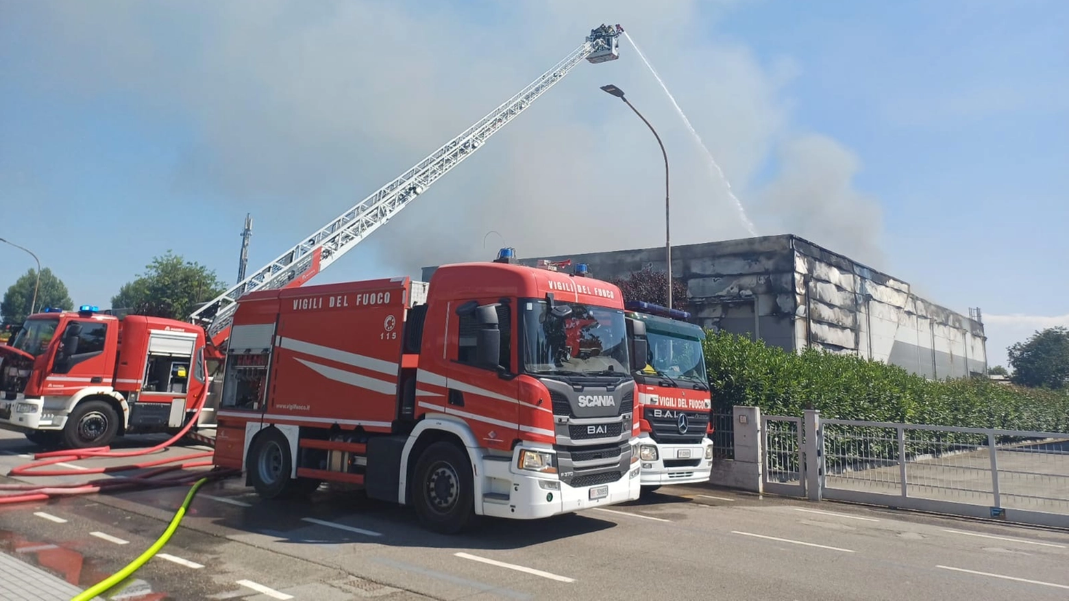 Incendio devasta azienda del biomedicale a Mirandola