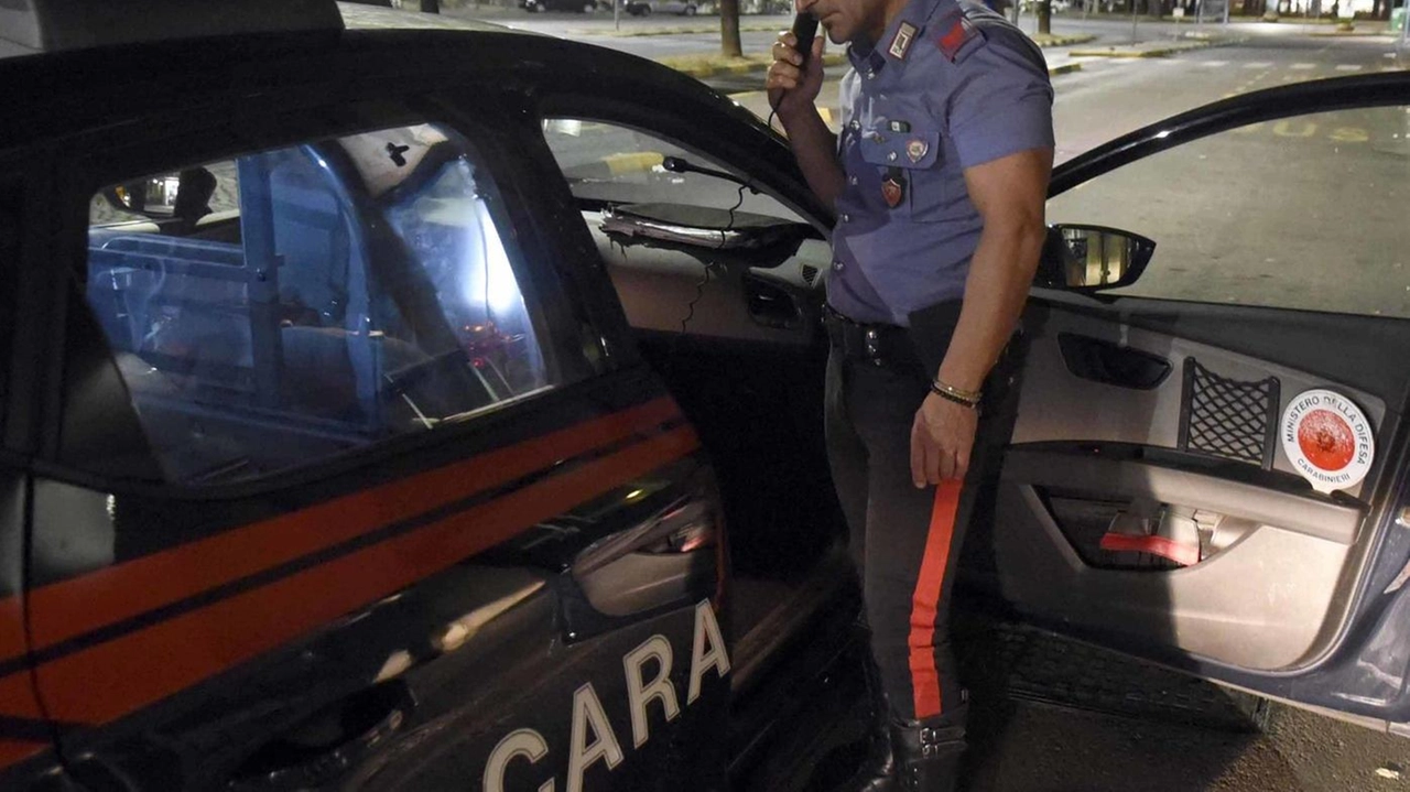 Argenta, tre uomini visti alle 4 di notte allo sportello automatico della filiale Mps di via Mazzini. Attivato il dispositivo di sicurezza e arrivo dei carabinieri. Un’ora dopo, invece, colpo riuscito a Occhiobello.