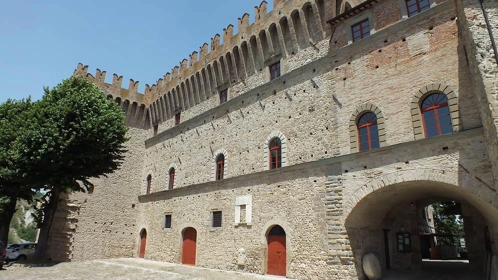 Erogati i fondi per gli importanti lasciti architettonici dei conti Oliva. L’assessore Baldelli: "Ridaremo sicurezza e sviluppo turistico"