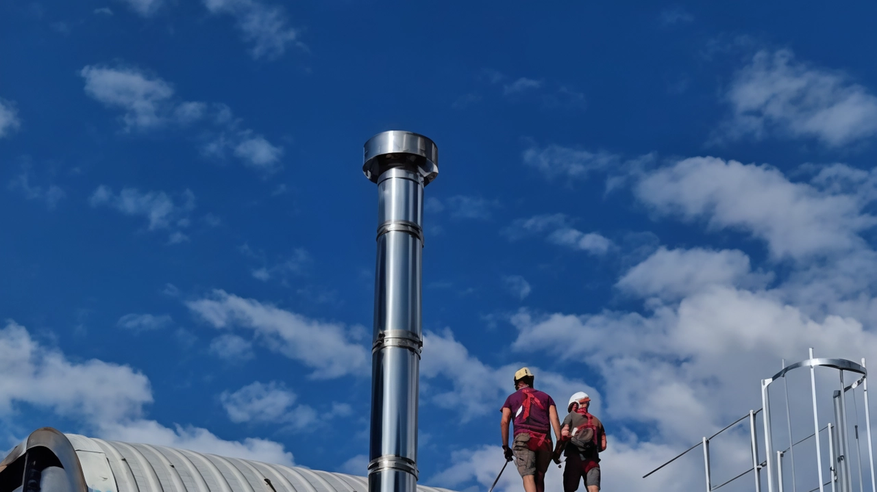 I lavori di installazione della comunità energetica nella zona di Castelferretti, l’altra è a Palombina Vecchia