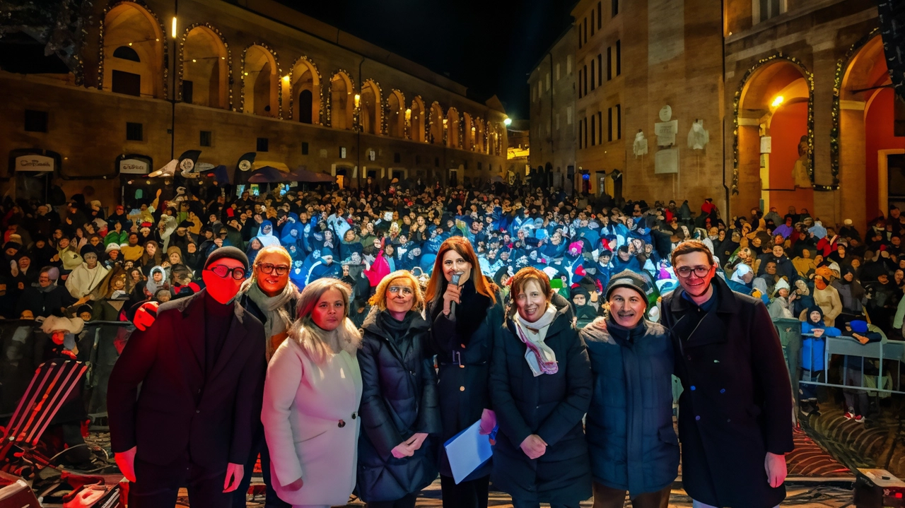 In tremila in piazza del Comune per l’evento organizzato dall’amministrazione insieme con l’Avis. Il sindaco: "Puntiamo al rilancio della città"