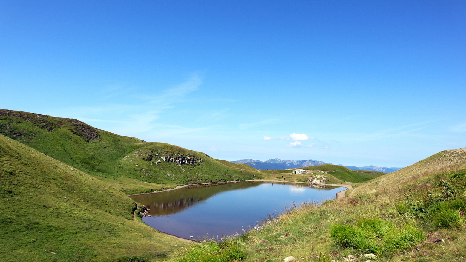 L'alta via dei parchi prevede 27 tappe in alta quota e attraversa diversi parchi nazionali e regionali