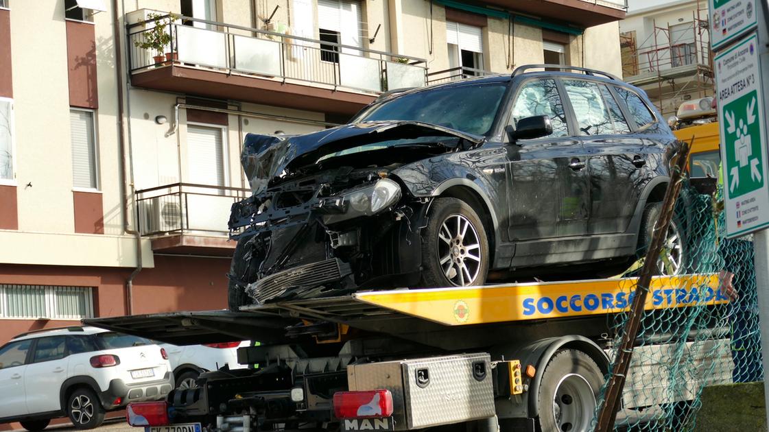 Coppia uccisa a Torrette, un video inchioda il suv