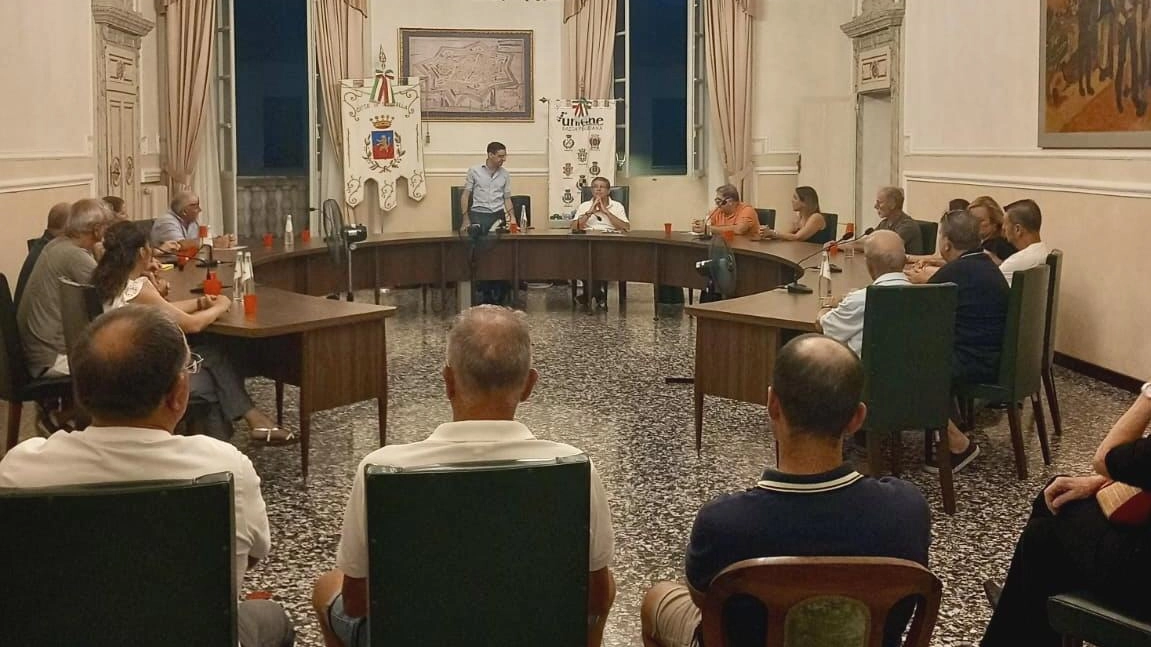 Si è tenuto a Guastalla un incontro tra operatori rurali, associazioni agricole e imprenditori per istituire una Consulta agricola comunale. Scambio di punti di vista e definizione di un piano per favorire il dialogo e la divulgazione delle tematiche agricole.