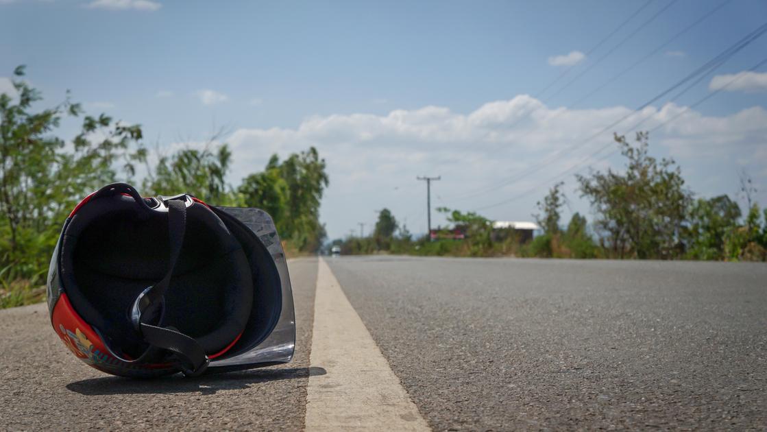 Incidente stradale nel Reggiano: grave motociclista 19enne
