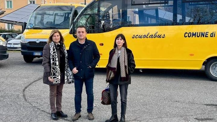 La consegna dei nuovi scuolabus di Misano