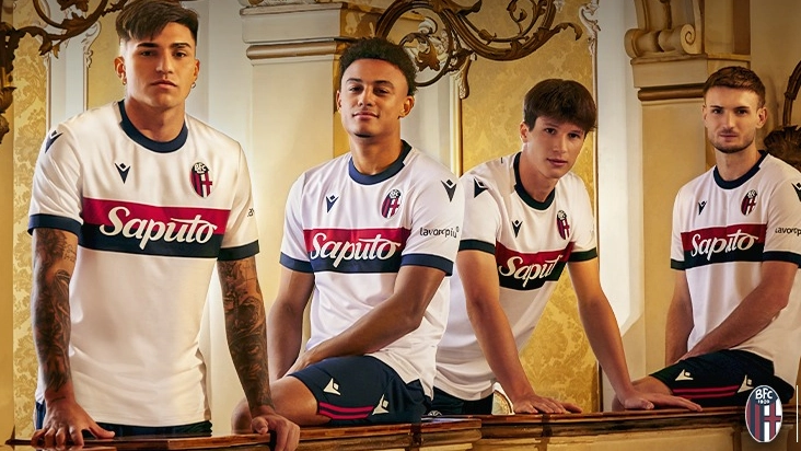 La seconda maglia del Bologna: Castro, Ndoye, Fabbian e Posch indossano la divisa da trasferta