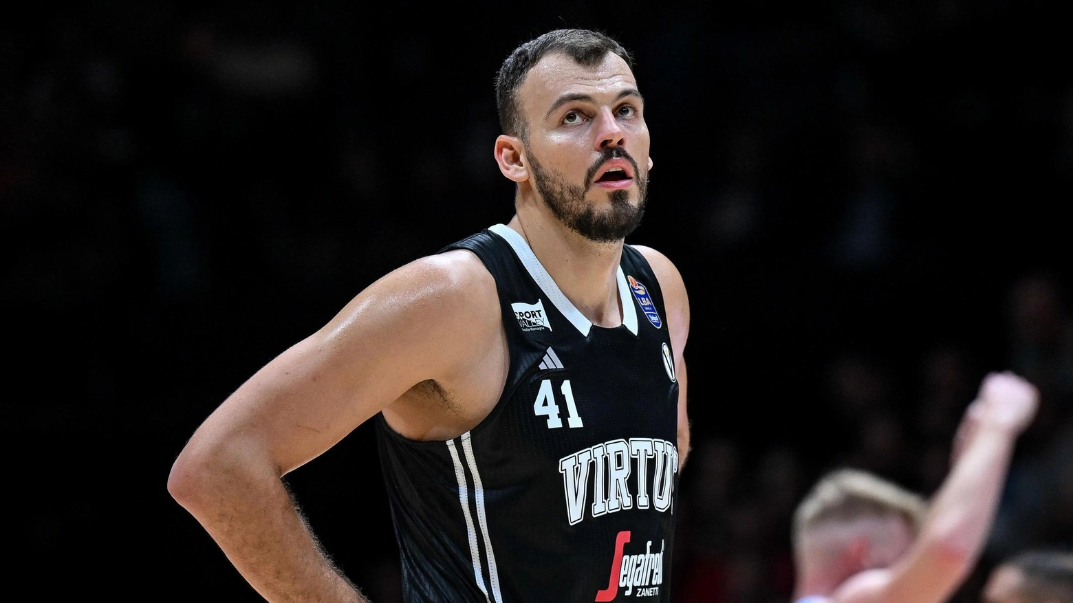 Virtus, così Zizic blocca il traffico. Un ’no’ netto all’offerta del Besiktas