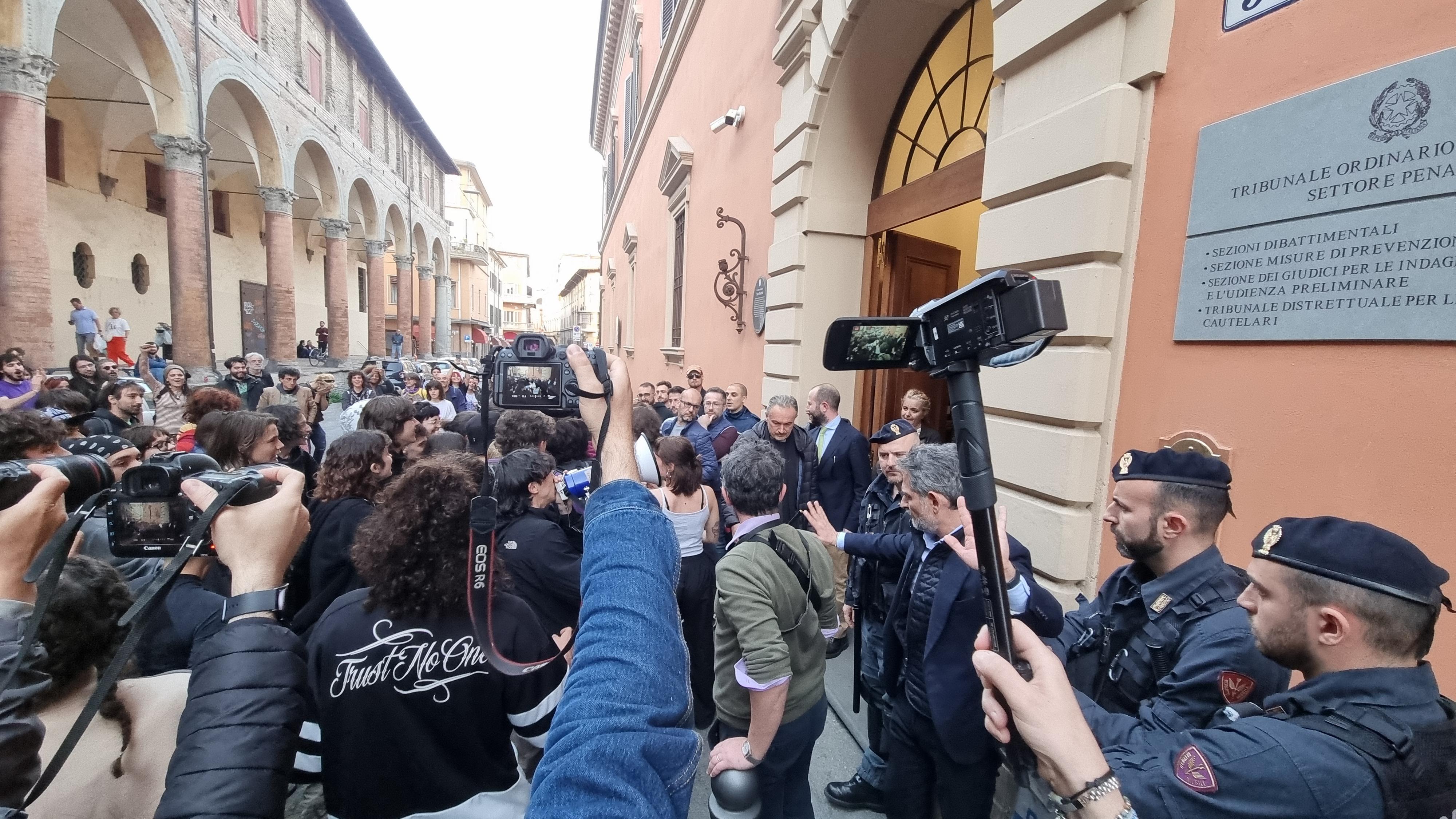 Scuole Besta, condannato a 10 mesi lo studente arrestato durante le proteste