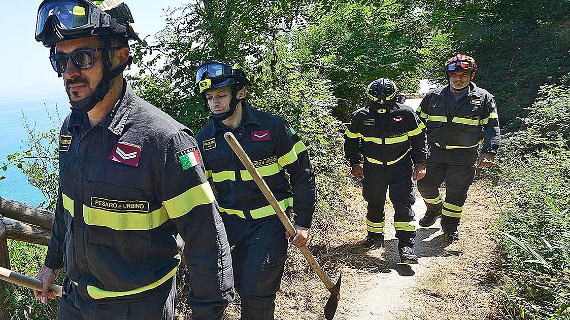 Vigili del fuoco e Guardia Costiera l’hanno cercata fino a notte: i primi sottocosta e tra gli scogli e la Capitaneria anche al largo con la motovedetta (foto d'archivio)