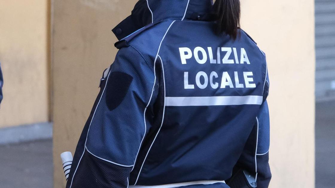 Degrado in via Zucconi: "Dalle scritte sui muri fino alle risse e lo spaccio"