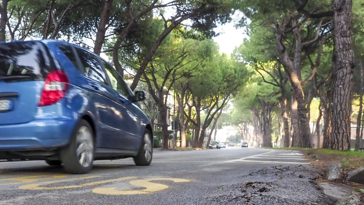 Strada dissestata (foto repertorio)