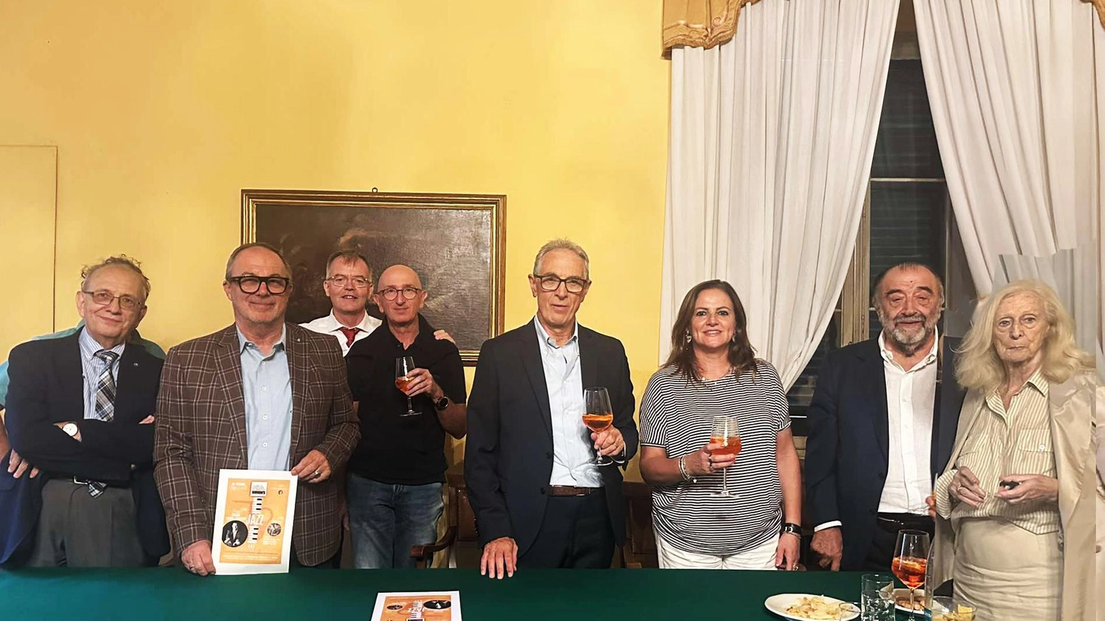 Atmosfere parigine e note jazz. I ’Caffè Concerto’ prima di cena