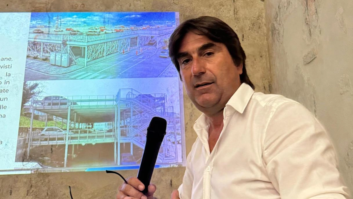 Il sindaco di Pesaro, Andrea Biancani, vuole cambiare il sistema dei parcheggi e della sosta