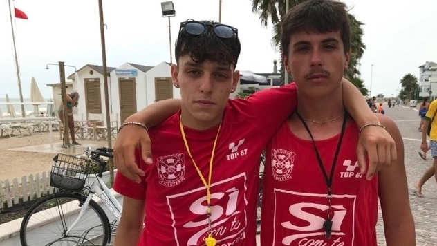 Da sinistra, Nikolas Salemi e Cristian Mehilli: i due 17enne che hanno salvato il turista di 59 anni