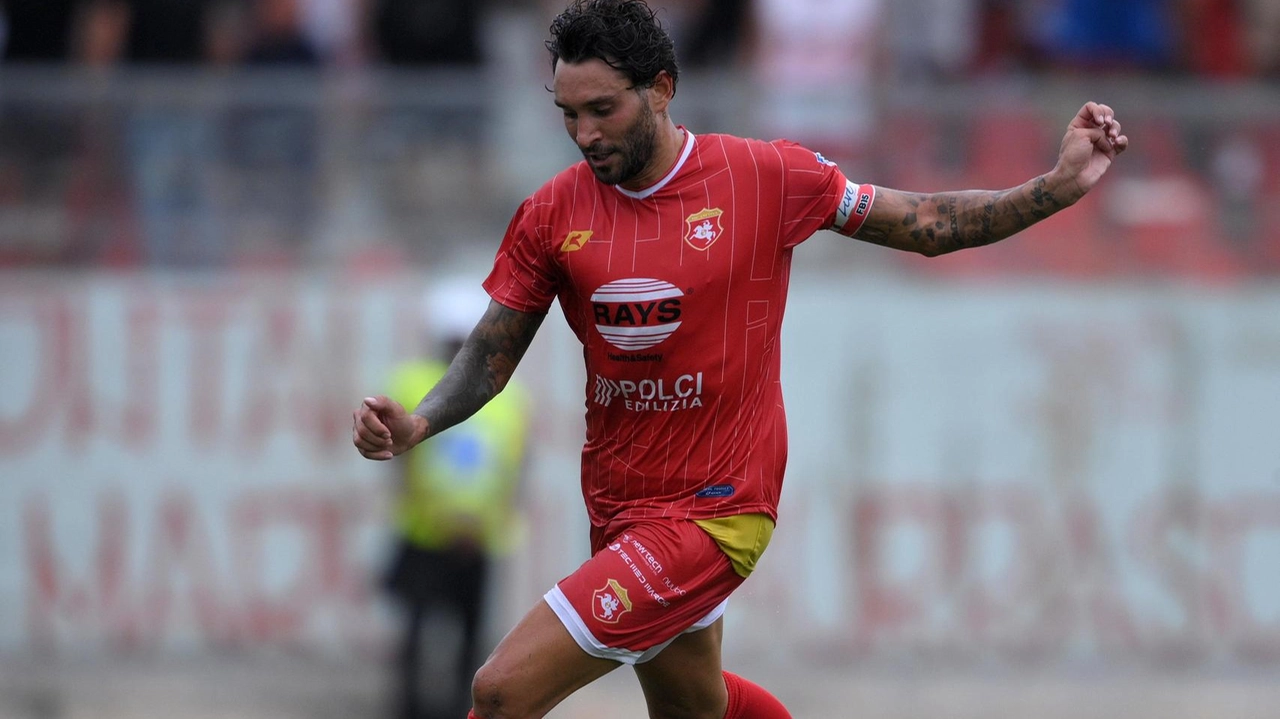 Il capitano Filippo Boccardi parla dell'Ancona e della partita con l'Isernia, elogiando la giovane squadra e l'allenatore. Sottolinea l'importanza del rispetto per la maglia e la determinazione nel costruire un gruppo solido. Prevede un campionato difficile e fisico.