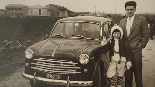 Una foto di Roberto Spadoni nel 1958 al carnevale di Cotignola con Anna Gàbici