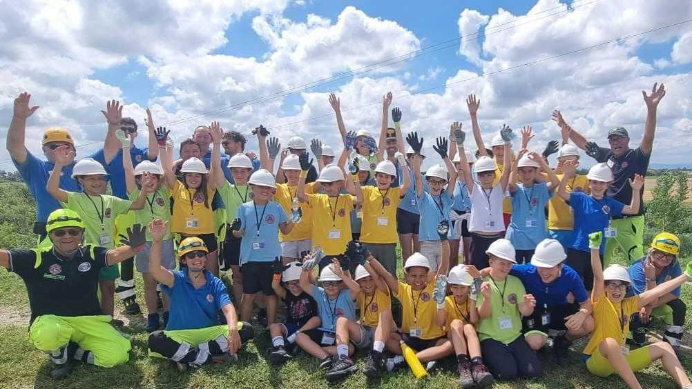 Il campo estivo "Anch’io sono la Protezione Civile" a Malalbergo ha coinvolto 30 ragazzi in attività educative e pratiche, promuovendo cittadinanza attiva e responsabilità ambientale. Un'esperienza formativa supportata dalla comunità locale e da aziende sponsor.