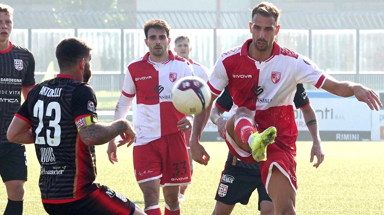 L’attaccante del Rimini ripensa agli errori davanti al portiere della Torres "Ho calciato troppo forte ed è andata alta. Quell’occasione fallita mi rode".