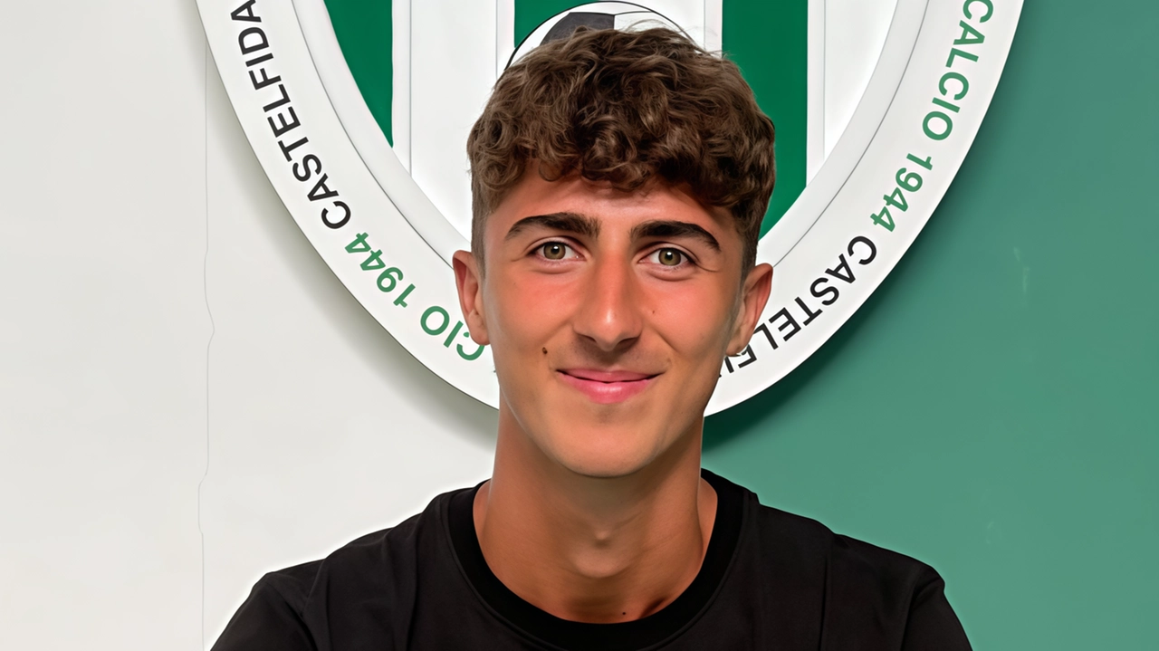 Il Castelfidardo inserisce il giovane centrocampista Alessandro Costanzi in prima squadra. Costanzi, classe 2006, si unisce al team con entusiasmo e determinazione, pronto a dare il massimo per raggiungere gli obiettivi. Il mercato potrebbe non essere chiuso e si cerca un attaccante over. Proseguono gli allenamenti in vista del debutto in Coppa Italia il 25 agosto contro lo United Riccione.