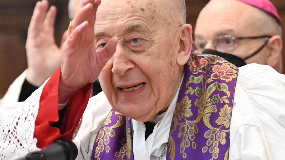 Notre Dame ricostruita: simbolo di fede per la Francia, dice il cardinale Ruini