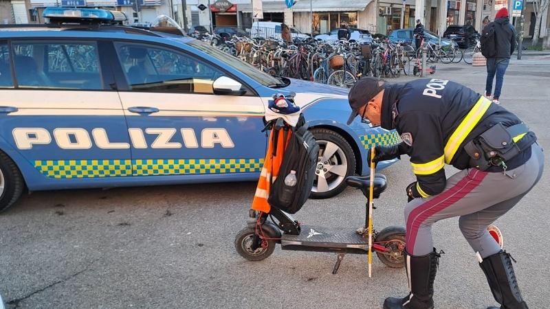 Monopattini elettrici, controlli in piazzale Marconi: raffica di multe