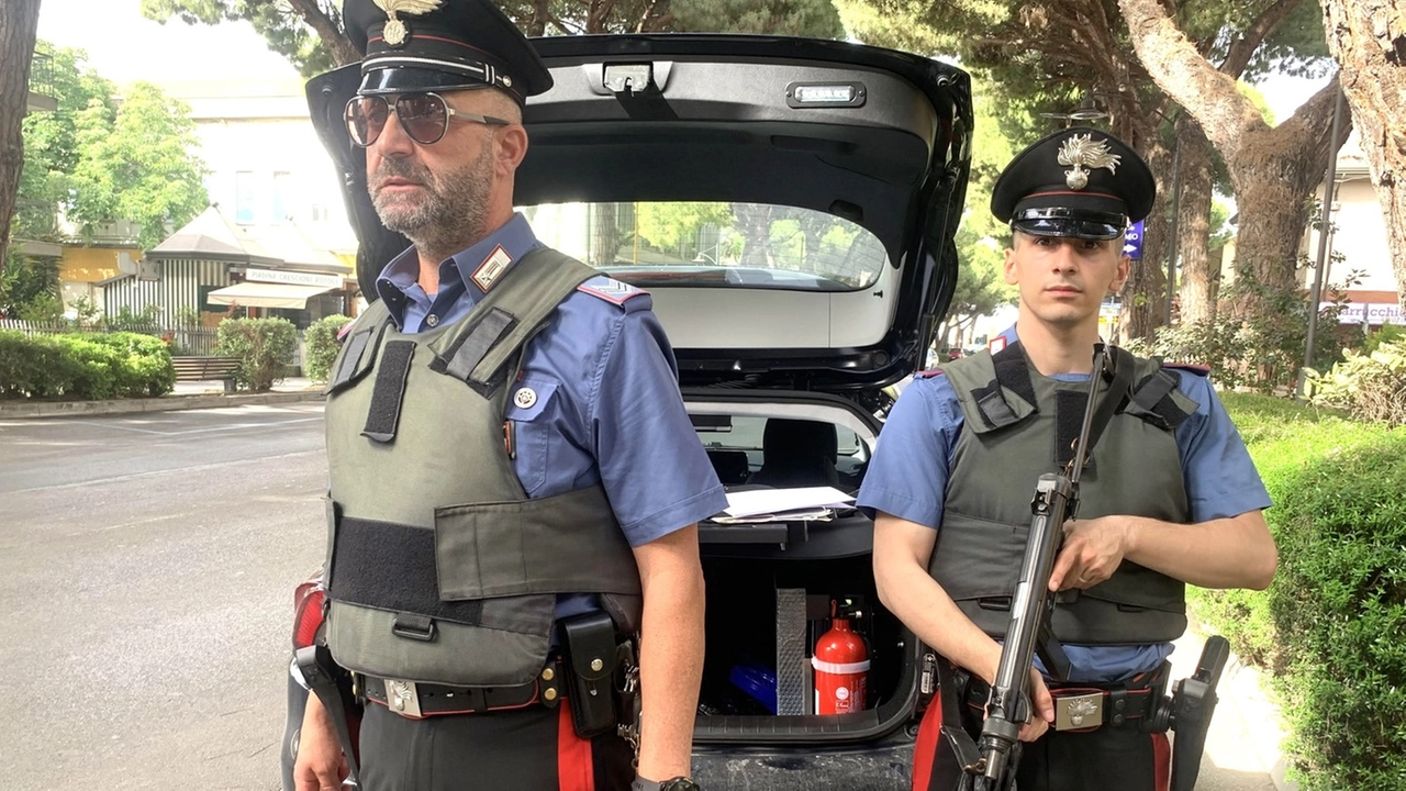 La pattuglia di carabinieri di Cesenatico durante un posto di controllo