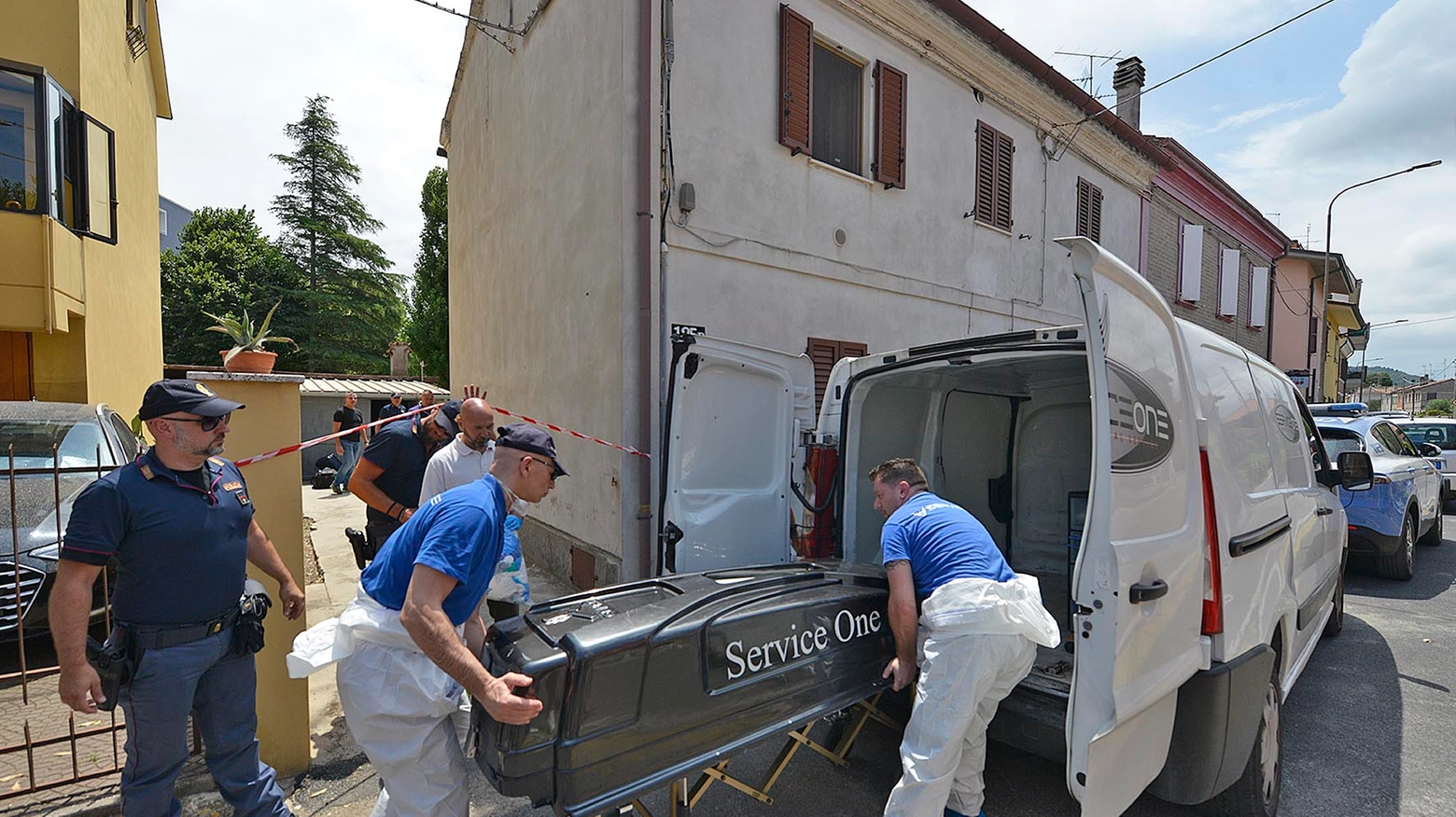 Duplice Omicidio in via Fanella a Fano: quella casa finita all'asta fa da sfondo al movente della tragedia (foto Toni)