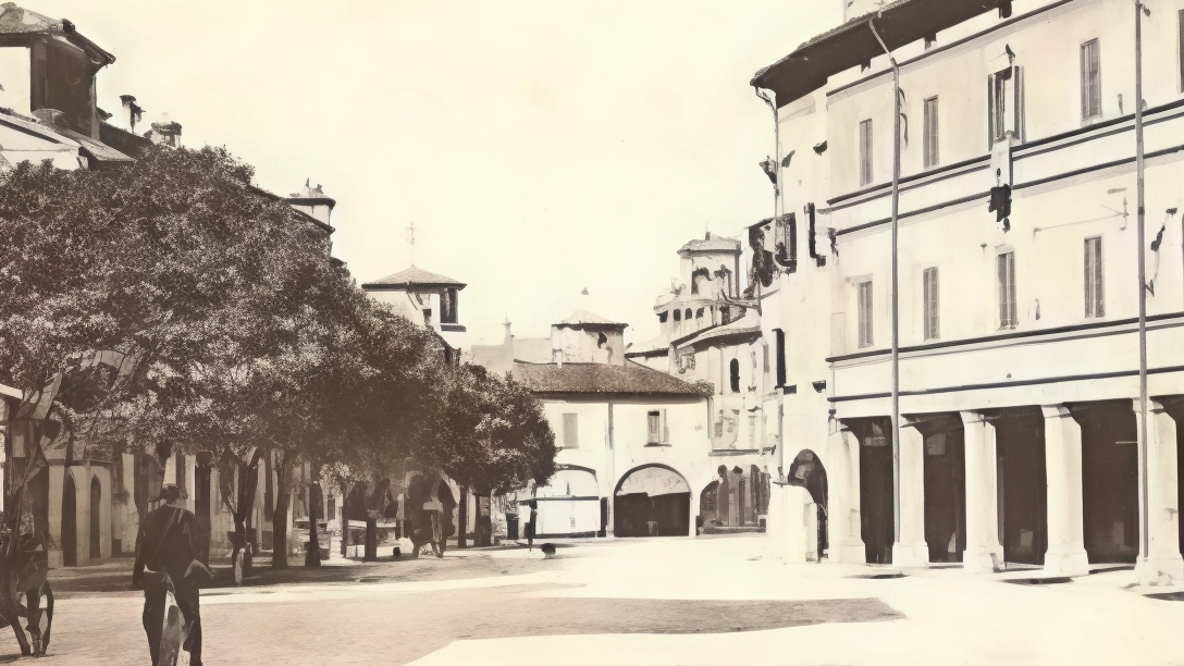 Nel Medioevo, due strade a Bologna furono selciate, diventando piazze, nonostante fossero in realtà strade più larghe. Oggi conservano tracce storiche dei fossati che circondavano la città.