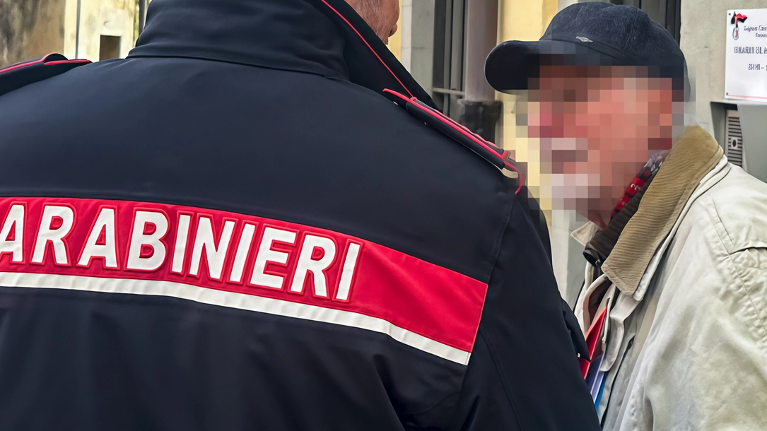 L’anziano ha chiamato i carabinieri