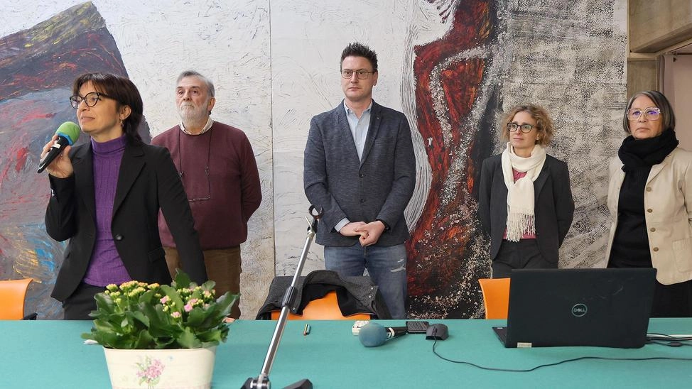 Un momento della conferenza stampa di ieri mattina al Liceo Ariosto