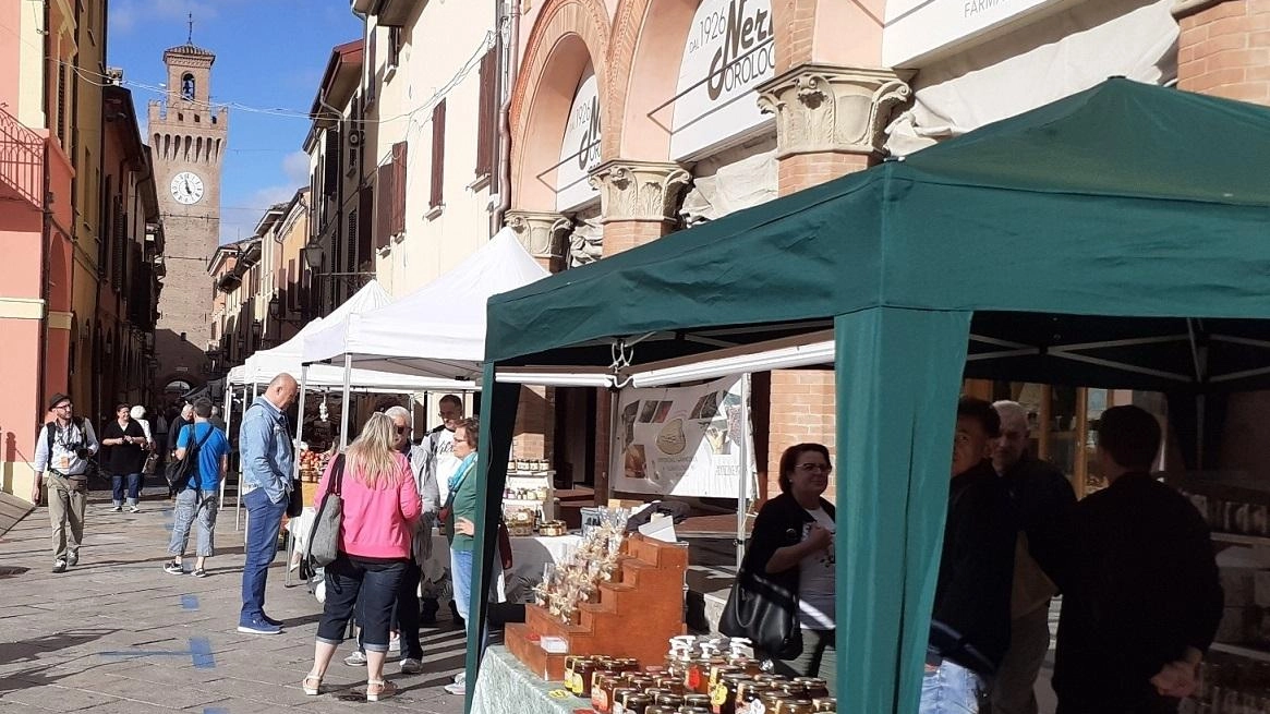 Da sabato mattina a domenica alle 13.30 ci saranno i banchi degli apicoltori