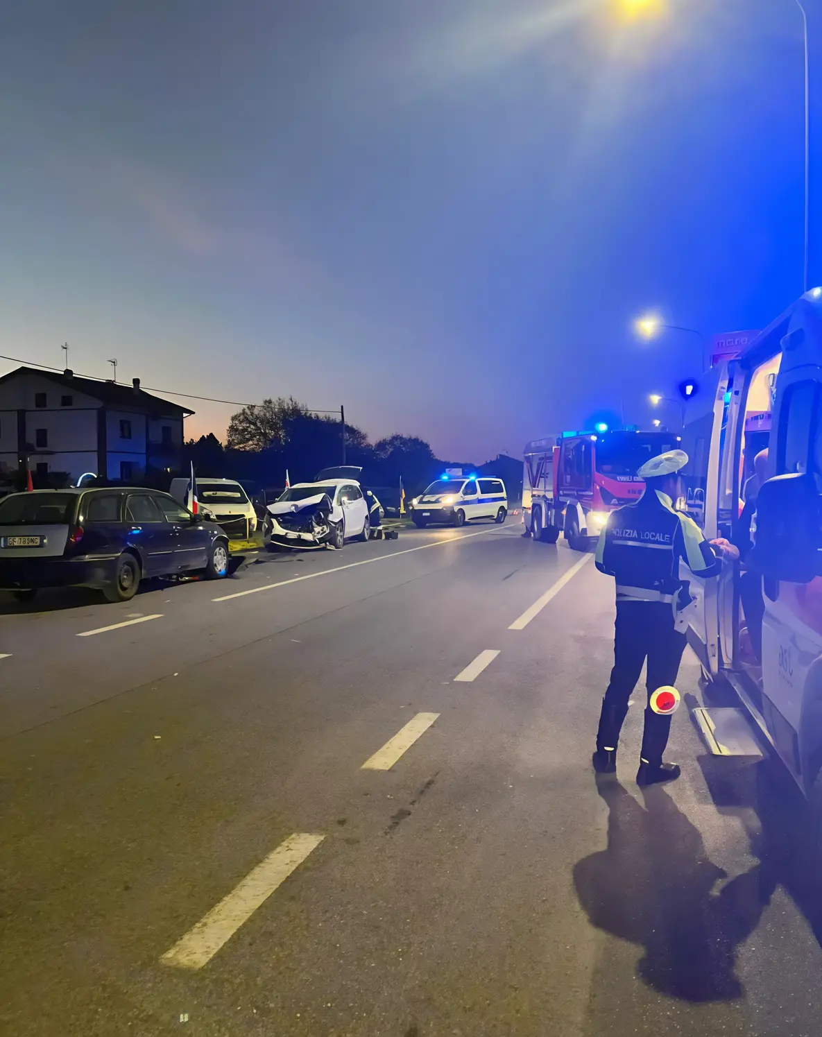 Incidente frontale sulla Statale a Fano, paura e feriti