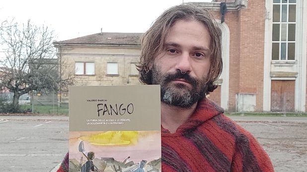 Presentazione della graphic novel "Fango" di Valerio Barchi, ispirata alla sua esperienza ad aiutare le vittime di un'alluvione a Sant'Agata. L'autore racconta l'importanza dell'aiuto reciproco e la dedica ai santagatesi e alle vittime di calamità naturali.