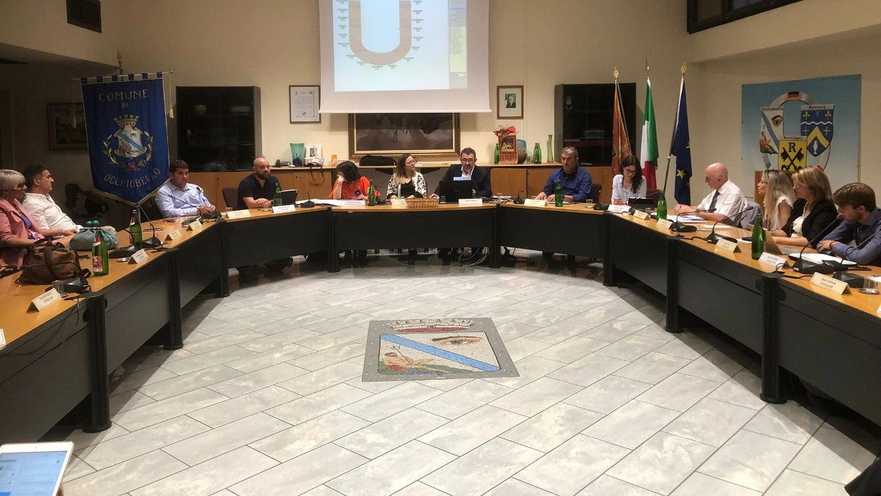 La prima seduta del consiglio comunale di Occhiobello, in provincia di Rovigo
