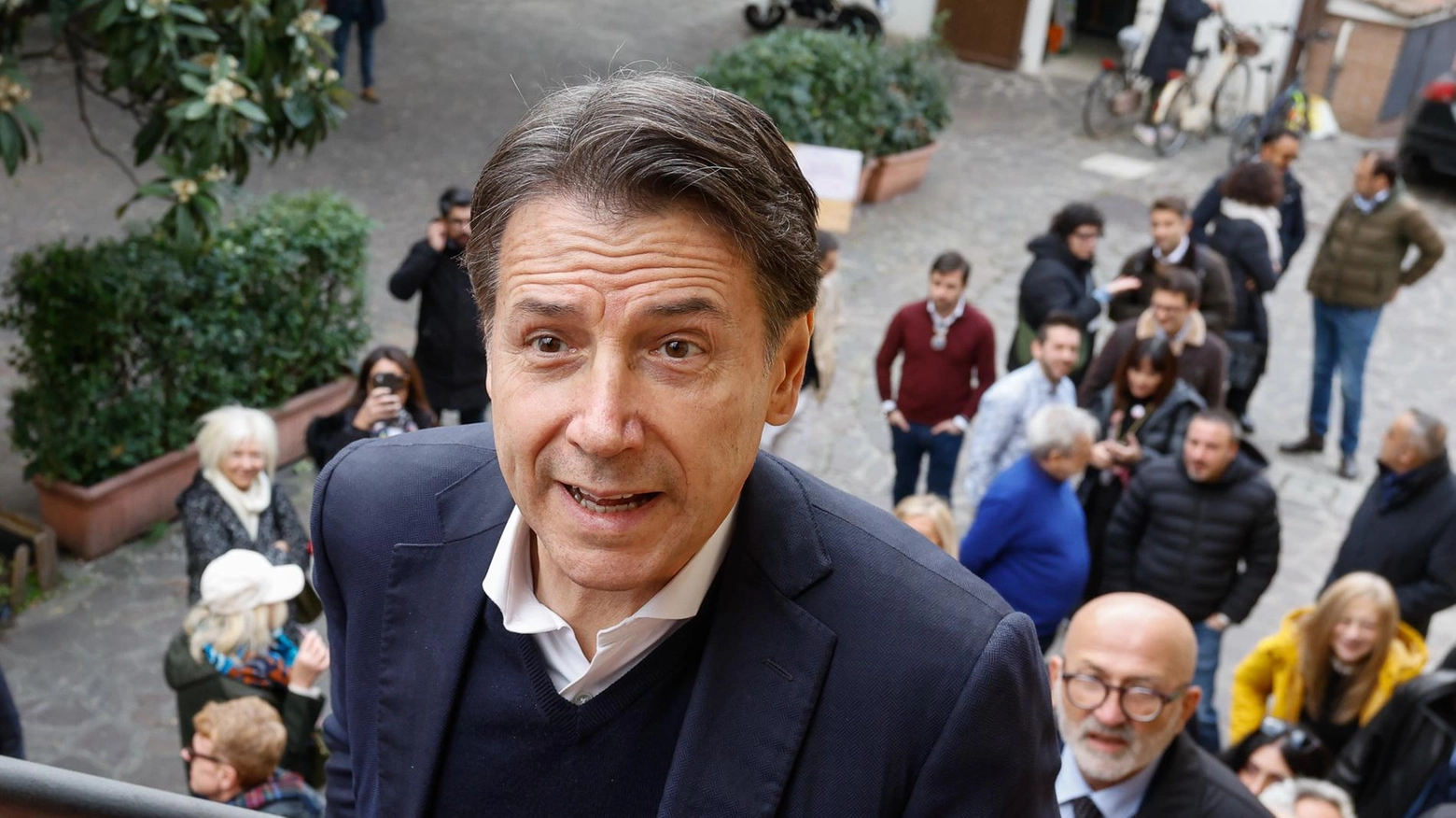 La dote di Conte: "Donazione agli alluvionati. Il rischio? Seggi deserti"