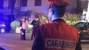 Strappa il telefonino alla moglie. Un 30enne arrestato per rapina