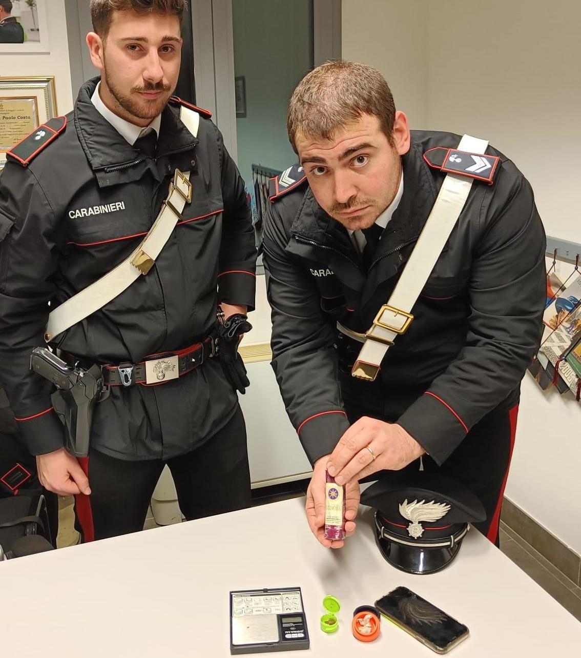 In Casa Nascondeva Oltre Un Etto Di Hashish. Denunciato Per Spaccio Un ...