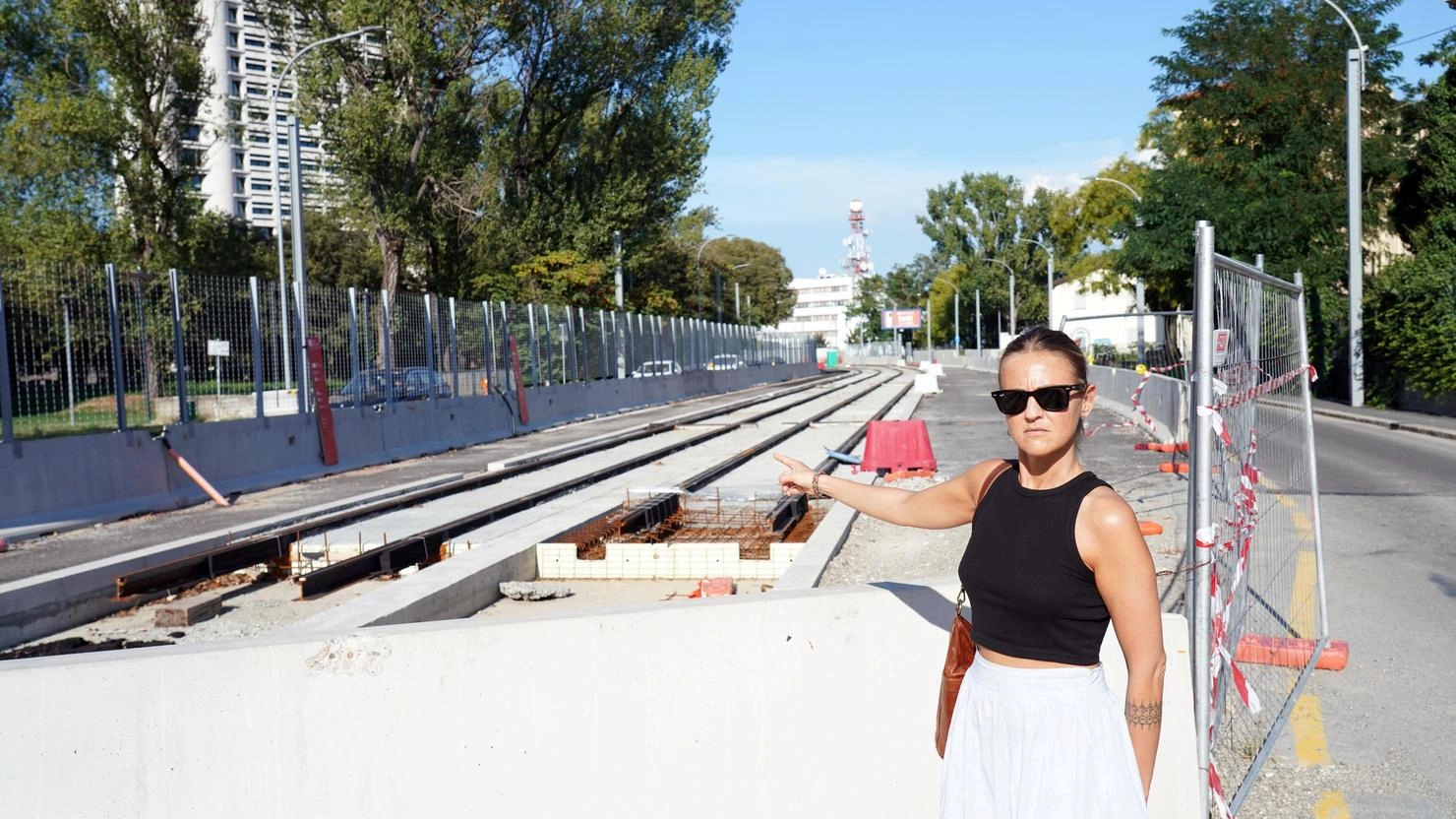 L’impatto del tram in città. Una ventina di cantieri attivi. Il Comune: "Non ci sono ritardi"