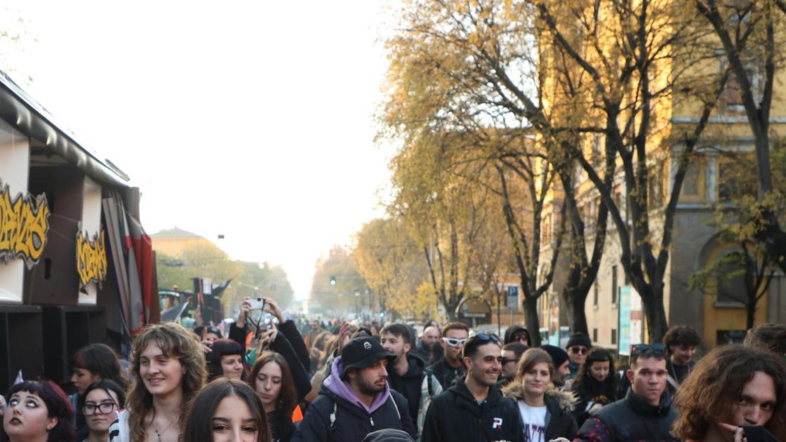 I costi della Street Parade: "Chi paga lo spiegamento di agenti e addetti Hera?"