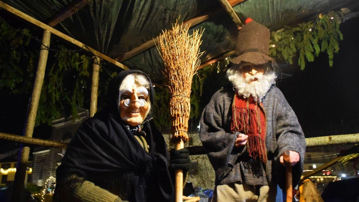 A Sant’Annapelago la tradizionale Mascherata vede protagonisti la Befana e il Barbavecchione