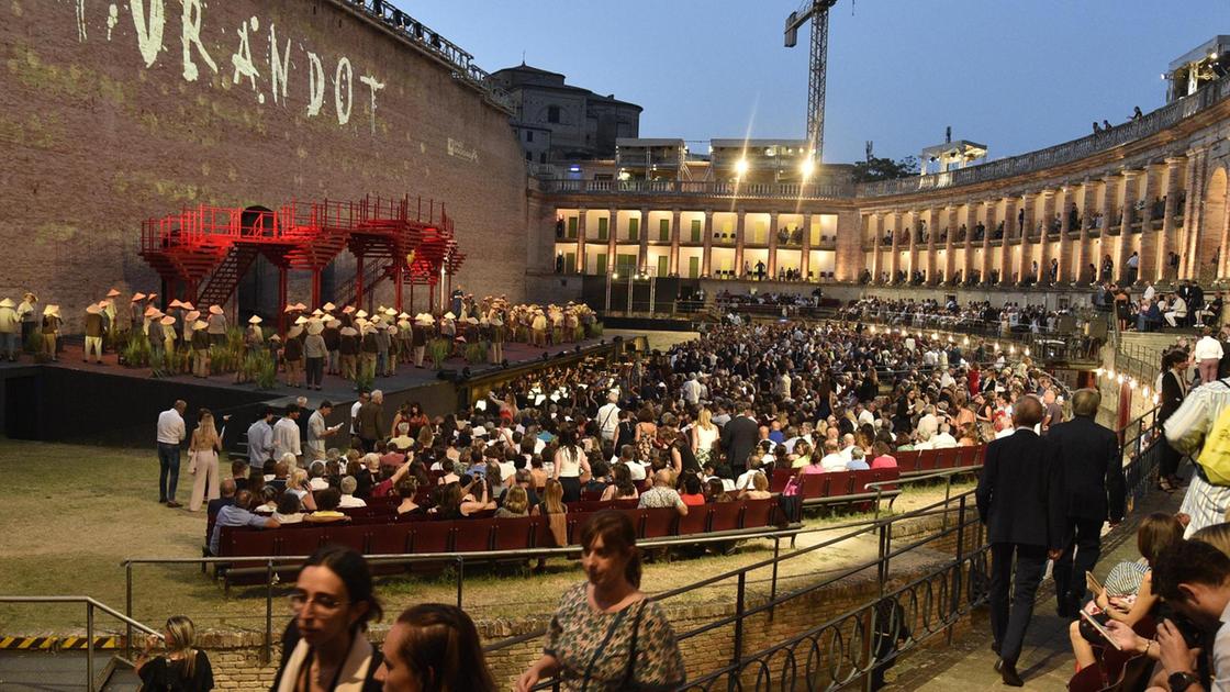 La rosa per lo Sferisterio. Da Crescenzi a Descotes, ecco i cinque nomi in ballo