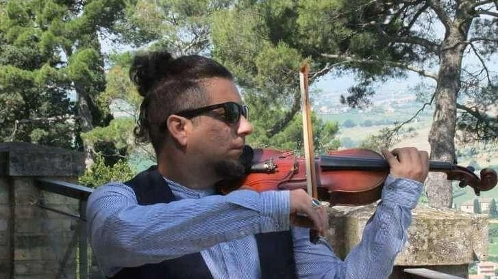 Violino cubano. Quintero suona in città