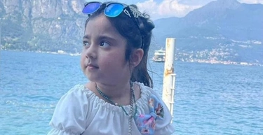 Bimba caduta dalla finestra, il Quartiere ai suoi genitori: "Al vostro fianco nel lutto"