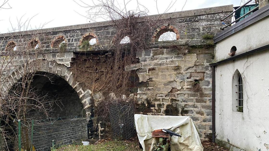 Emergenza infinita sulla Futa. Il ponte perde pezzi, statale chiusa. Oggi il verdetto dei tecnici Anas