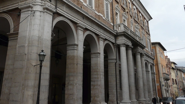 Il palazzo comunale a Pergola