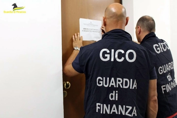 La truffa del superbonus: fatture gonfiate o inesistenti, sequestro di case e Porsche