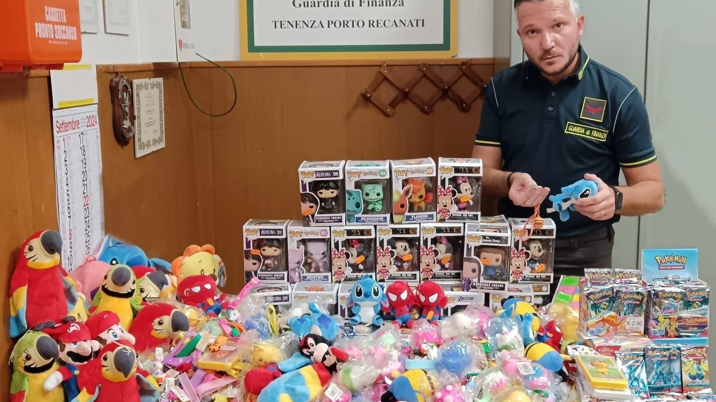 Spiderman e Pokémon falsi sotto sequestro