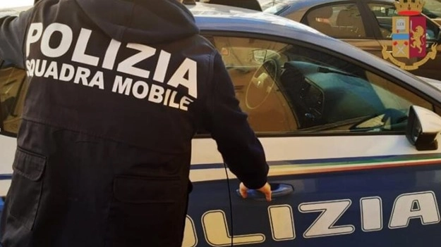 L’operazione è stata condotta dalla Squadra Mobile e dalle Volanti della Questura di Ra