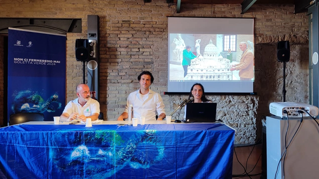 La conferenza stampa di presentazione dei dati dell'analisi alla Mole Vanvitelliana di Ancona